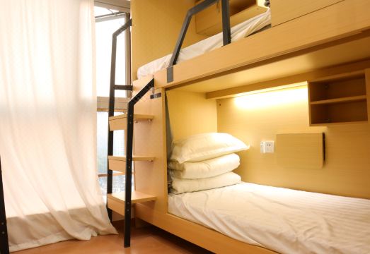 비거러스 유스 네스트 호스텔의 고층 뷰 예시