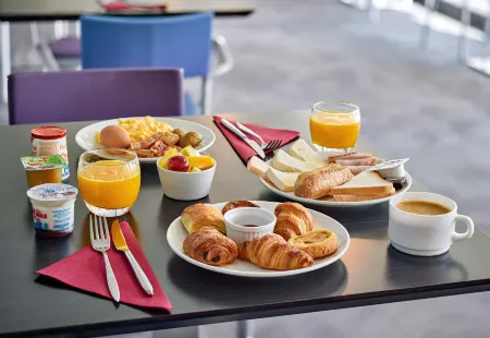 B&B Hotel Cergy Port 4 étoiles