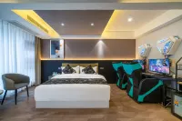 Blue Gum Zhenxiang Hotel - parkir