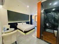 18 Yun Hotel (Wuzhou Qiloucheng Pedestrian Street Customs Site) - Pet friendly