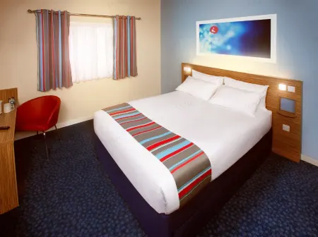 Travelodge Hotel - Halifax Отели в г. Сауэрби Бридж