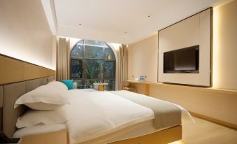 Hotel construction in Yingjiang