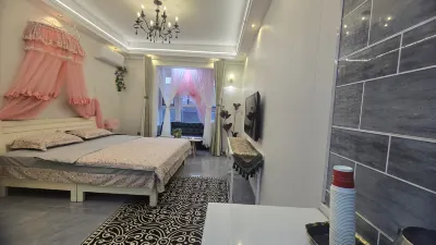 Tai'an Fuyue Homestay (Tai'an High-Speed Railway Station) Hotels near Shineway Frozen Fresh Meat (Tai'an Daiyue Department of Civil Affairs Marriage Registration Chudong)