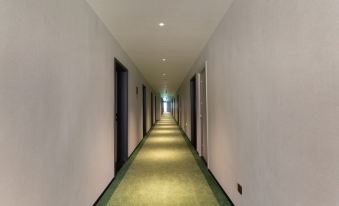 Hi lnns(Hanting Hotel Tianjin Dagang JingiRoad  )