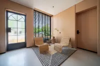 Yining Tinglin Homestay (Six star street)