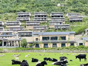 Popular Hotels with Villas in Diqing