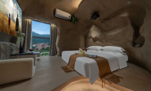 Travel Youth · L Designer Homestay