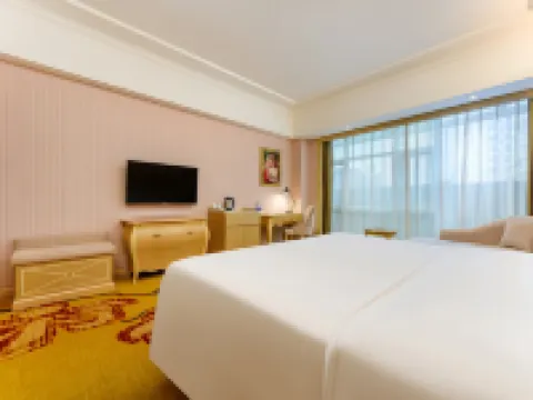 Vienna Hotel (Wanfenglin Airport Branch, Xingyi) Hotels in Xingyi