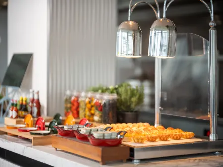 Wyndham Grand ShenzhenGuangming Отели рядом со станцией Guangmingcheng Railway Station