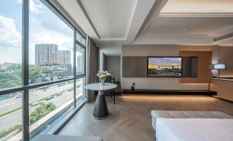 Jiayue Hotel (Guangxi University Metro Station)