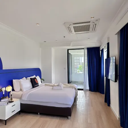 Ukiyo Hotel by manatidur Отели рядом с достопримечательностью «Станция MRT Taman Tun Dr Ismail »
