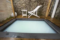 雲深 · 不知處 · 秘湯 · 温泉ヴィラ（花水灣） - カップル
