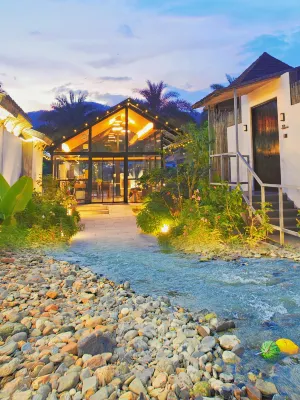 Mingyue Hejian Tangquan B&B