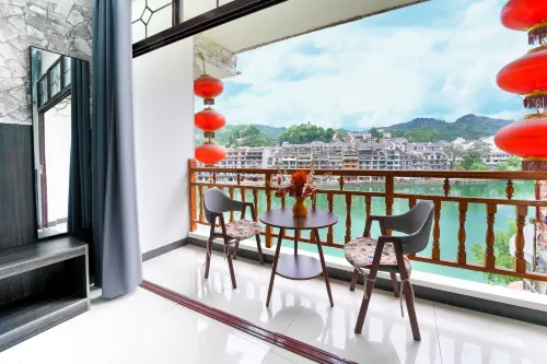 Zhenyuan Travel Story Theme Hotel - Airport Shuttle