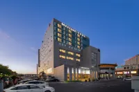 Mercure Shanghai Hongqiao South Отели рядом с достопримечательностью «Нобелевский Центр фитнеса»