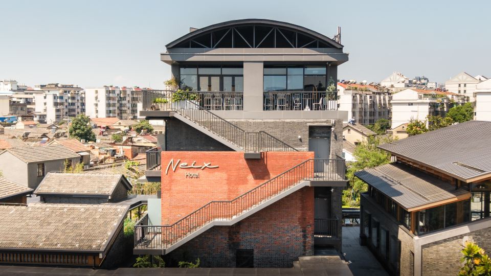 NeiX Hotel
