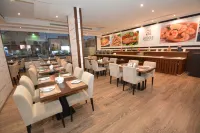 Roof Hotel Apartments Hotel a 