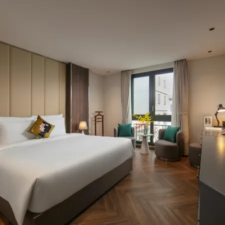 Léman Old Quarter Hotel Отели рядом с достопримечательностью «Гиалам»
