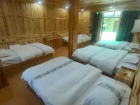 Linqi Yujian Homestay (Jiaju Tibetan Village) - 뷰