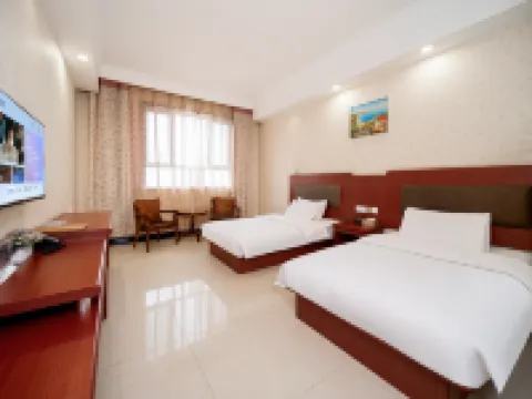 Fuhua Junyue Hotel (Luntai Bus Station Xinxin Pedestrian Street Branch) Hotels in Luntai