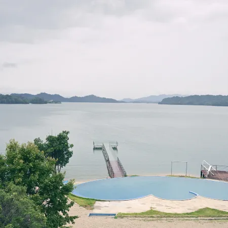 Kong West Island Guesthouse (Luxi West Sea Scenic Area Branch)