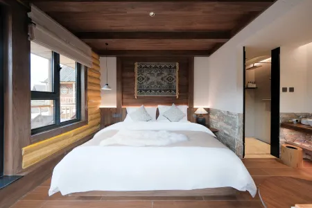 Kanas Anyu Hidden World Homestay Отели рядом с достопримечательностью «Genghis Khan Point Sets»