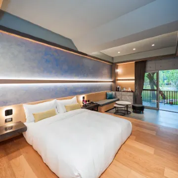 SPRING RESORT Hotels near Guanyin Falls