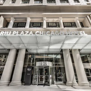 Riu Plaza Chicago Отели рядом с достопримечательностью «Тайм-лайф-билдинг»