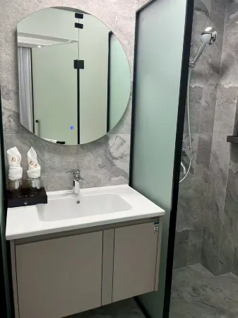 Baijia Homestay Отели рядом с достопримечательностью «Zhelin Lake Peach Blossom Creek Rafting Scenic Area»