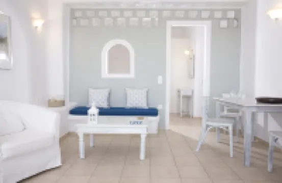 Yakinthos Residence