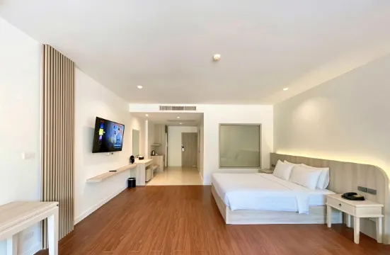 ห้องดีลักซ์ พร้อมวิวสระว่ายน้ำ