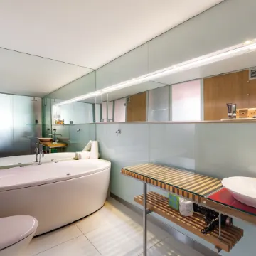 The Henry Jones Art Hotel