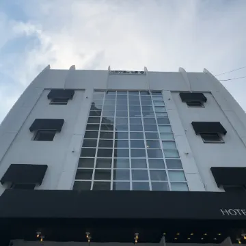 Yeongdeungpo Hotel le O Отели рядом с достопримечательностью «Парк Йоидо»