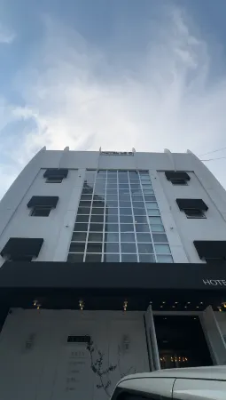 Yeongdeungpo Hotel le O Отели рядом с достопримечательностью «Abraham Park Kenneth Vine Collection Museum»