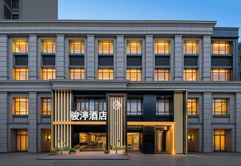 Grand Hotel Regency Images