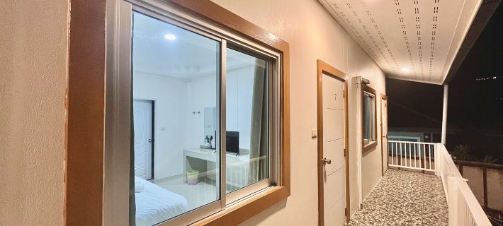 The O room Hotels in Ko Lan