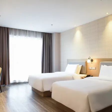 Home Inn Paibo Cloud Hotel (Weifang People's Hospital Yinquan Square Branch)