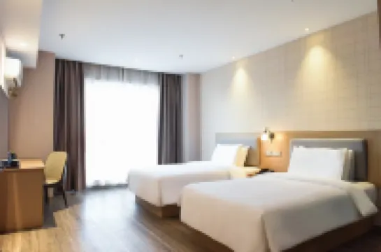 Home Inn Paibo Cloud Hotel (Weifang People's Hospital Yinquan Square Branch)