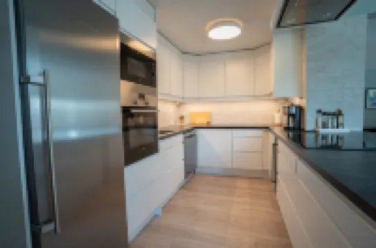 Large modern house, perfect for northern lights hunting.