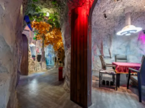 Langxin Film Art Hotel (Chengde Mountain Resort)