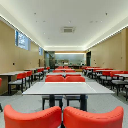Shunqian Business Hotel