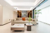 Zhongmu Yijiaren Hotel (Only Henan Drama Fantasy City Branch)