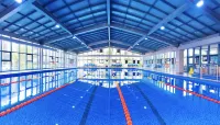 Ramada by Wyndham Zhenjiang City Center - Swimmingpools