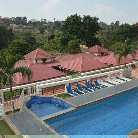 Royal Lee's Hotel