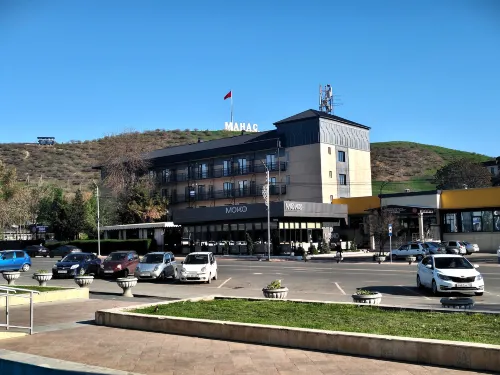 Central Park Hotel - parking