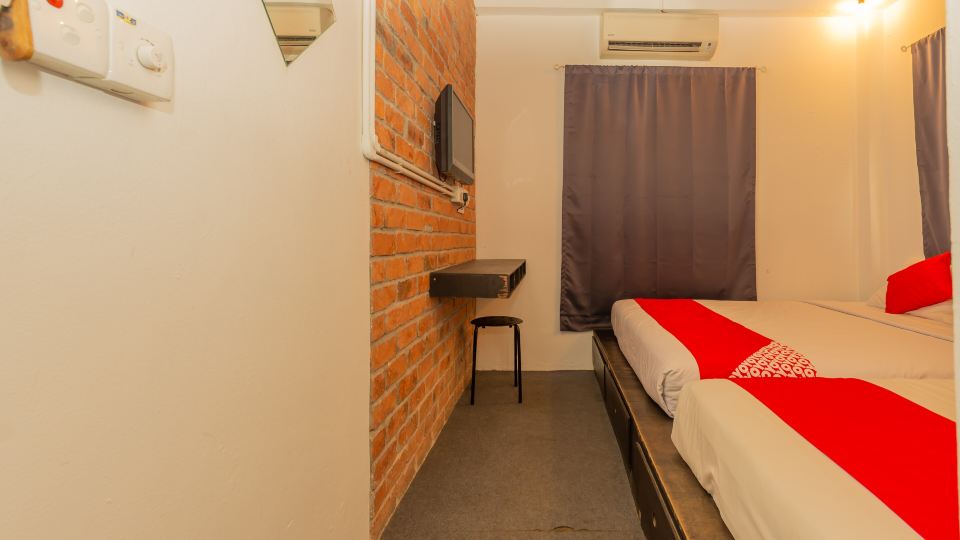 Hotel Six Seven Near Taming Sari Formerly Zzz Hotel
