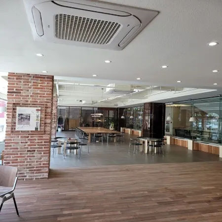 Ariana Hotel