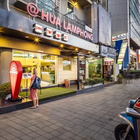 At Hua Lamphong Hotel Отели рядом с достопримечательностью «Школа Дебсирин»
