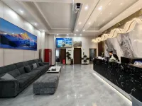 Bojing Yunting Hotel (Jinghe Jinshashan Pedestrian Street)