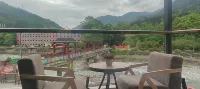 Yingxiu Cloud & Moon Guesthouse - Inns